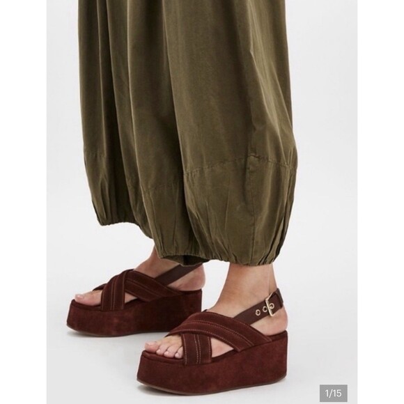 Free People Shoes - FREE PEOPLE Beach Party Platform Sandal. Size 7.5